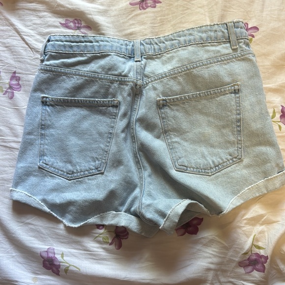 Forever 21 shorts. Size 26 - Picture 3 of 4